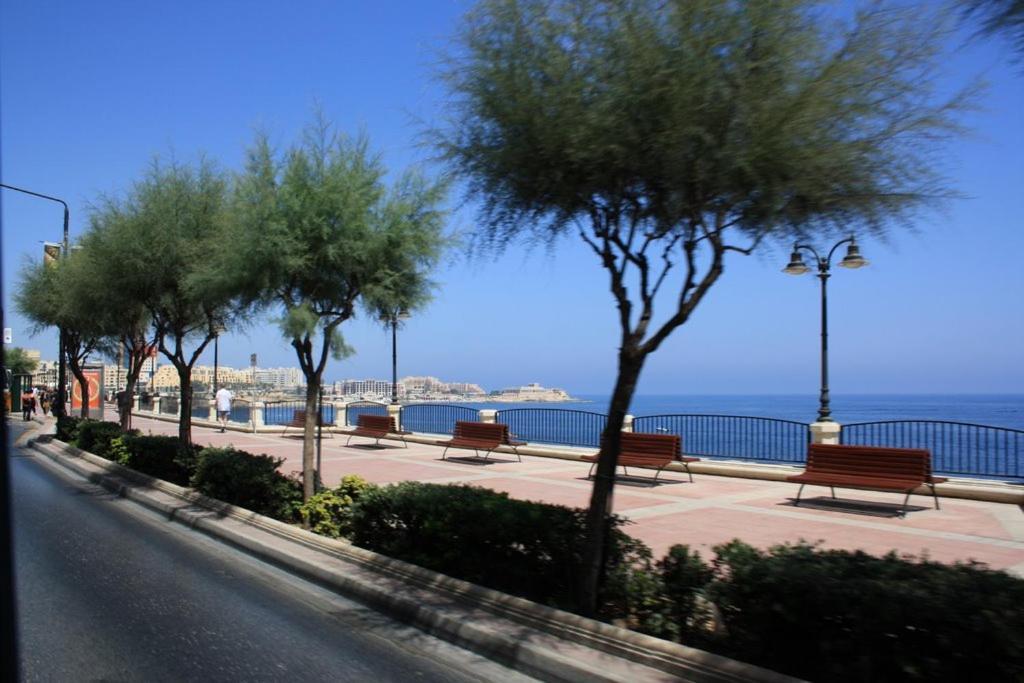 Perfect Location, Modern 2Br Apartment Sliema Exterior foto