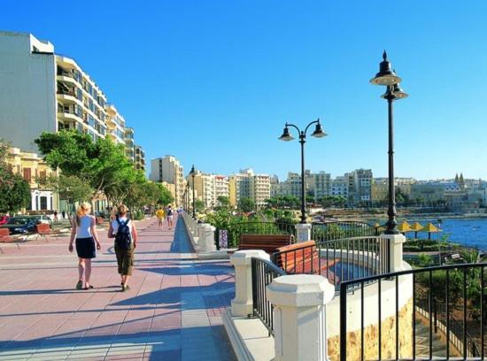 Perfect Location, Modern 2Br Apartment Sliema Exterior foto